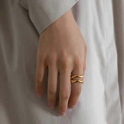 Lunaria Gold Wave Ring