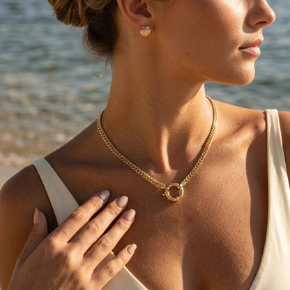 Gardenia Gold Herringbone Pendant