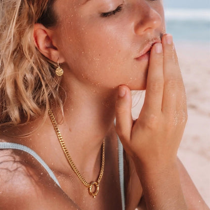 Gardenia Gold Herringbone Pendant