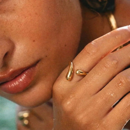 Diane Twisted Band Ring