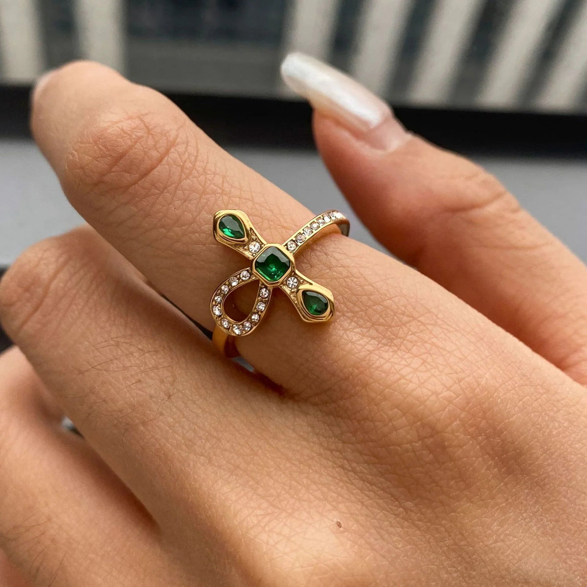 Joy Diamond Knot Gold Ring