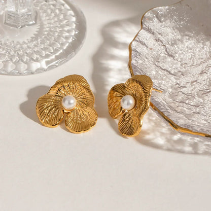 Klara Floral Pearl Earrings