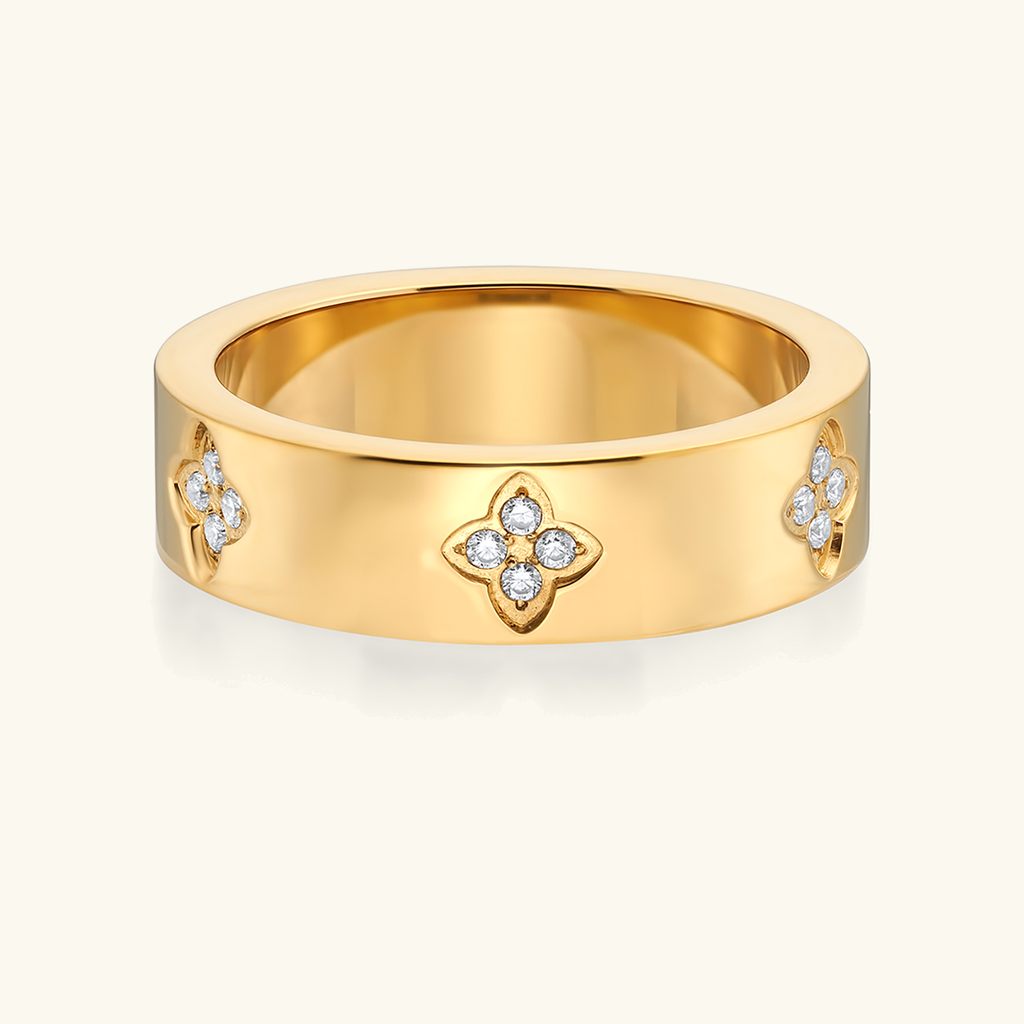 Nadine Clover Band Ring