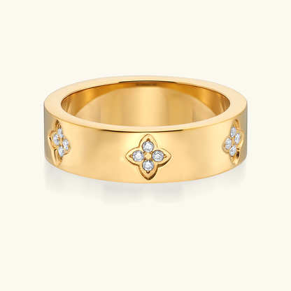 Nadine Clover Band Ring
