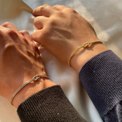 Alorinwear Forever Knot Bracelet