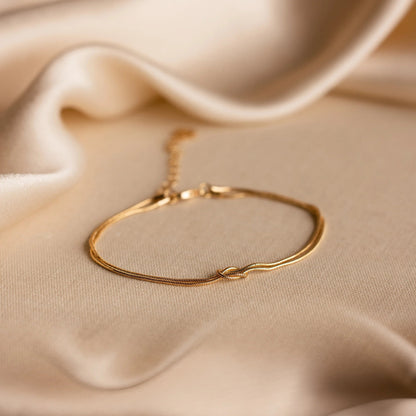Alorinwear Forever Knot Bracelet