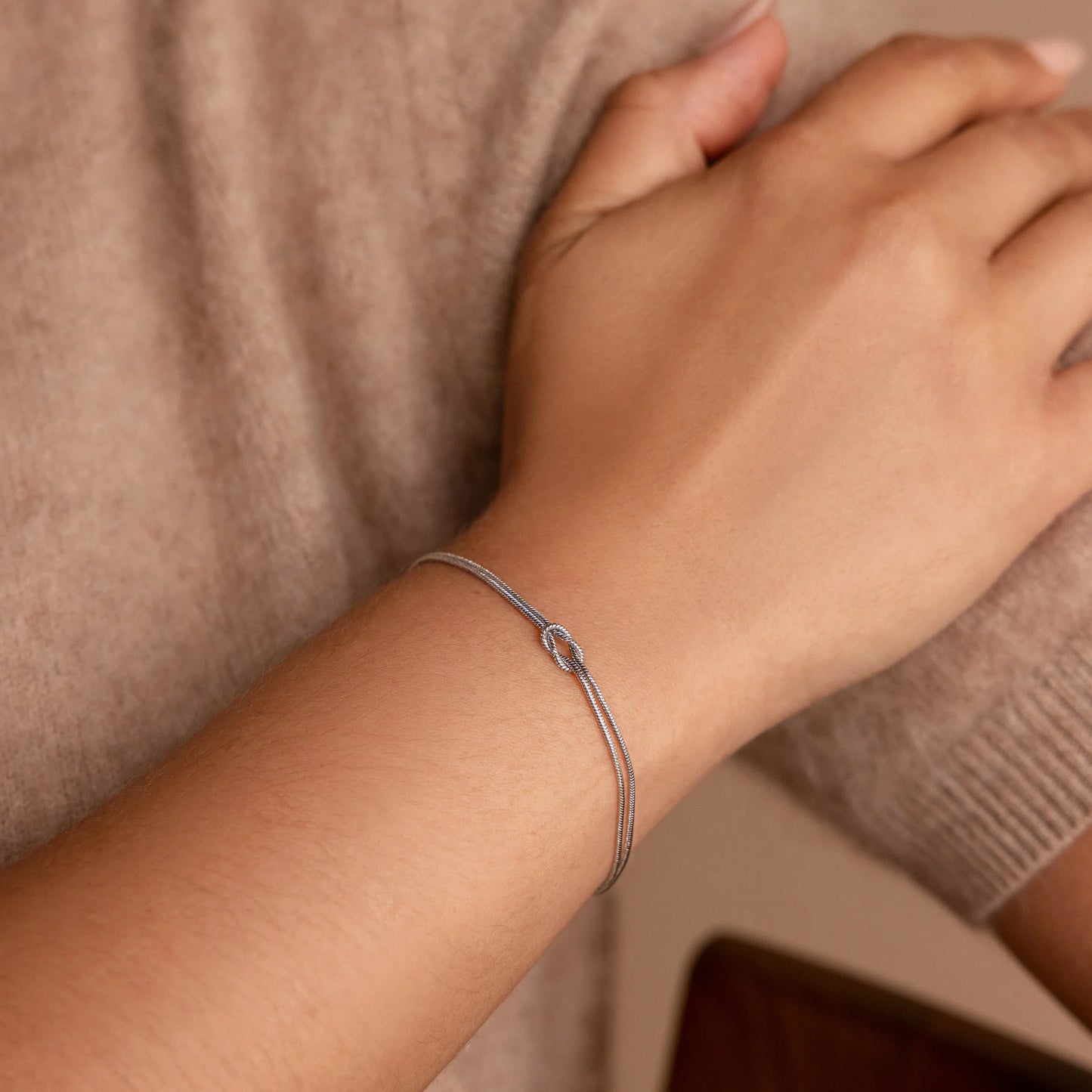 Alorinwear Forever Knot Bracelet
